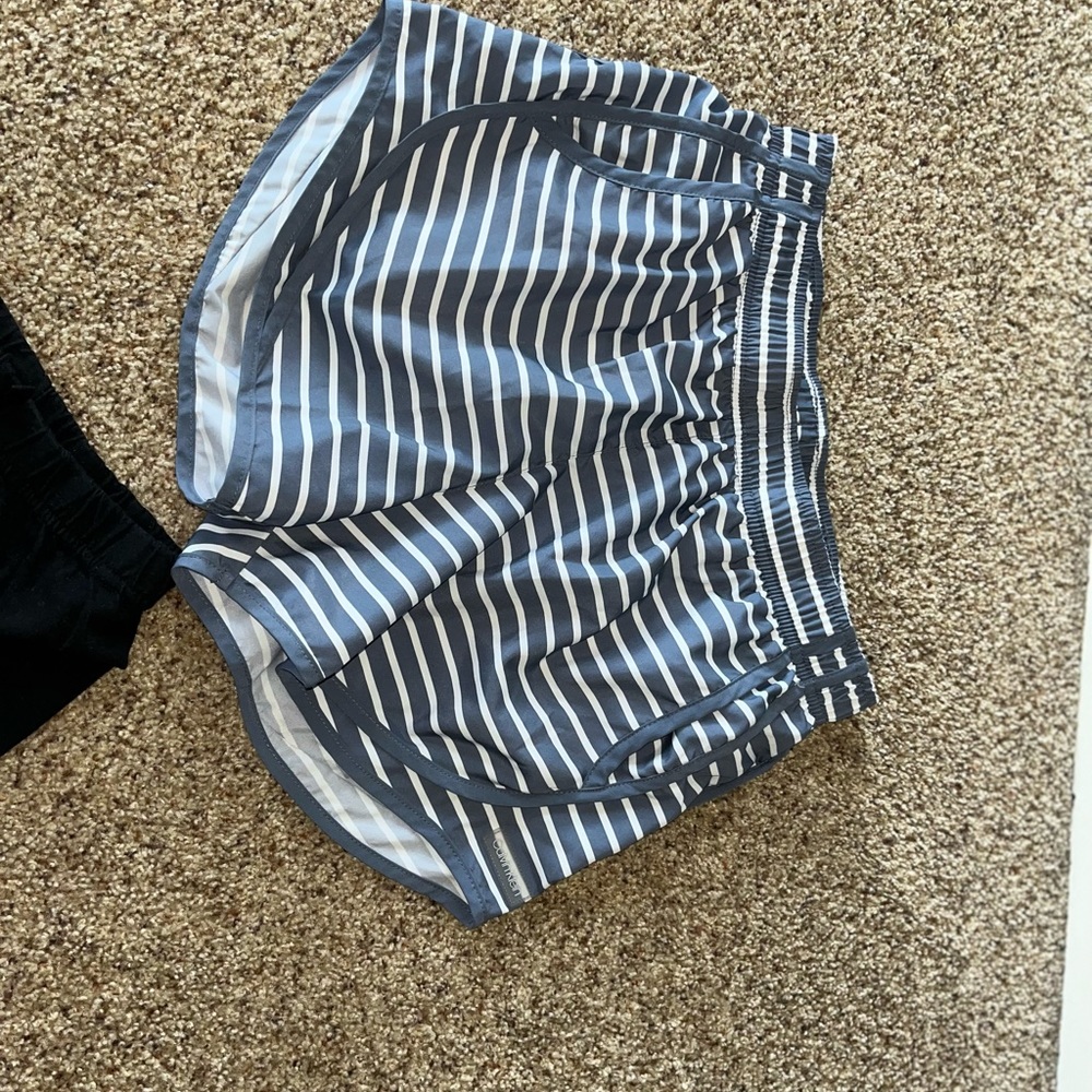 Shorts - Picture 5 of 6